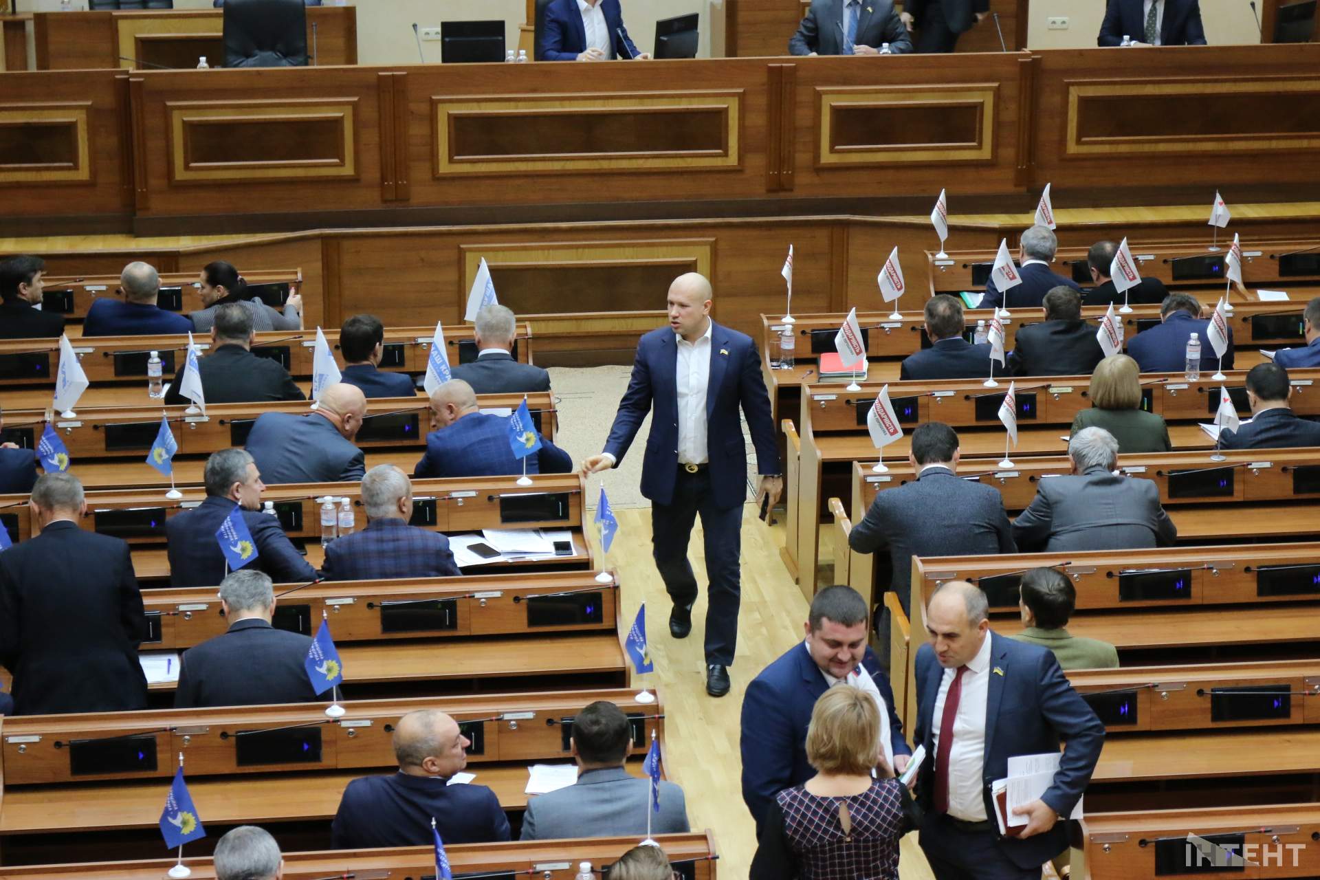 Як проходить позачергова сесія Одеської обласної ради