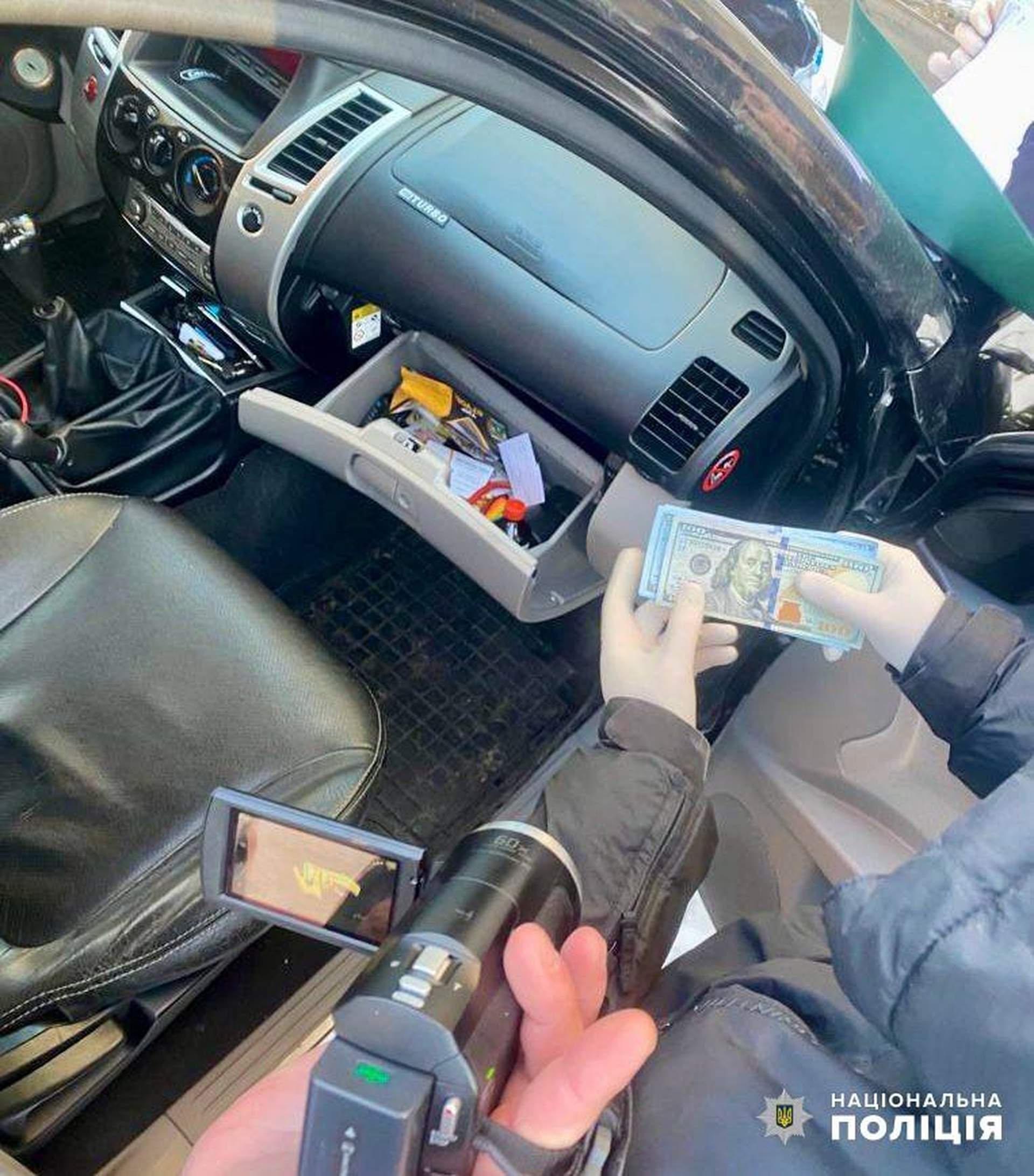 В Одесі затримали посадовця, який вимагав гроші за невтручання у бізнес