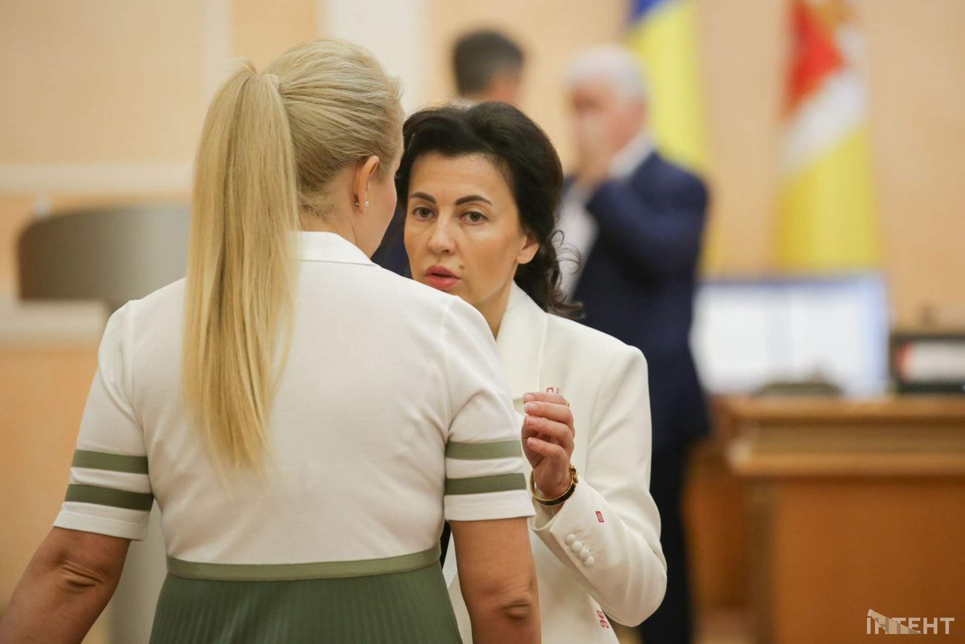 Обличчя та емоції: сесія Одеської міської ради в об'єктиві Інтента