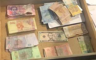 СБУ задержала таможенника и пограничника по подозрению в систематическом взяточничестве