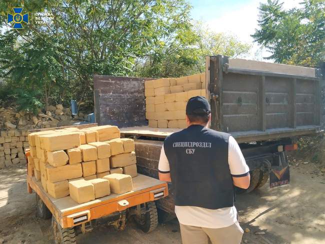 На Одещині СБУ блокувала нелегальну розробку природних надр