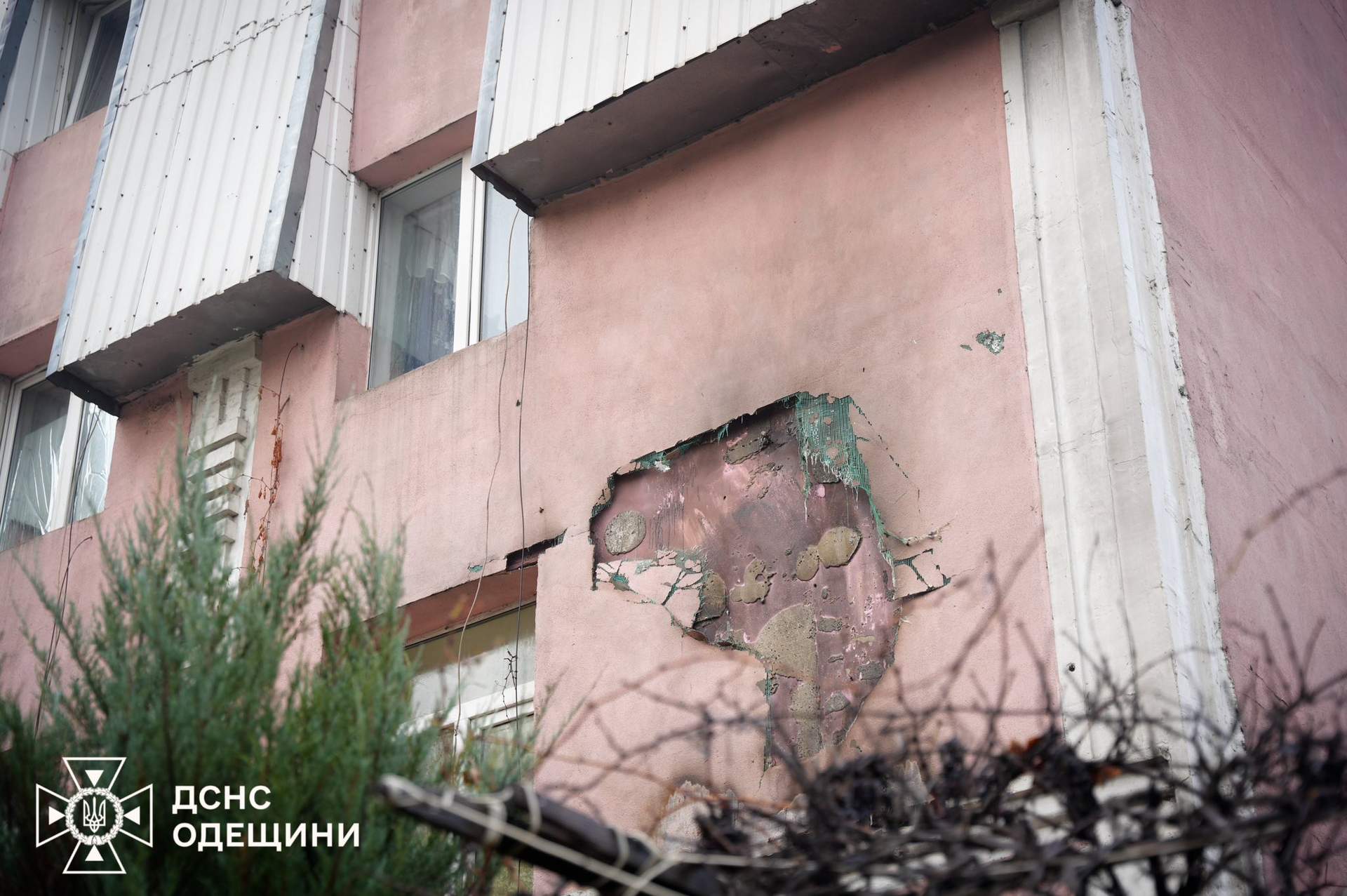 Дрон підпалив чотириповерховий будинок в Одесі