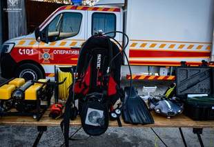 Миколаївські піротехніки отримали техніку для підводного розмінування