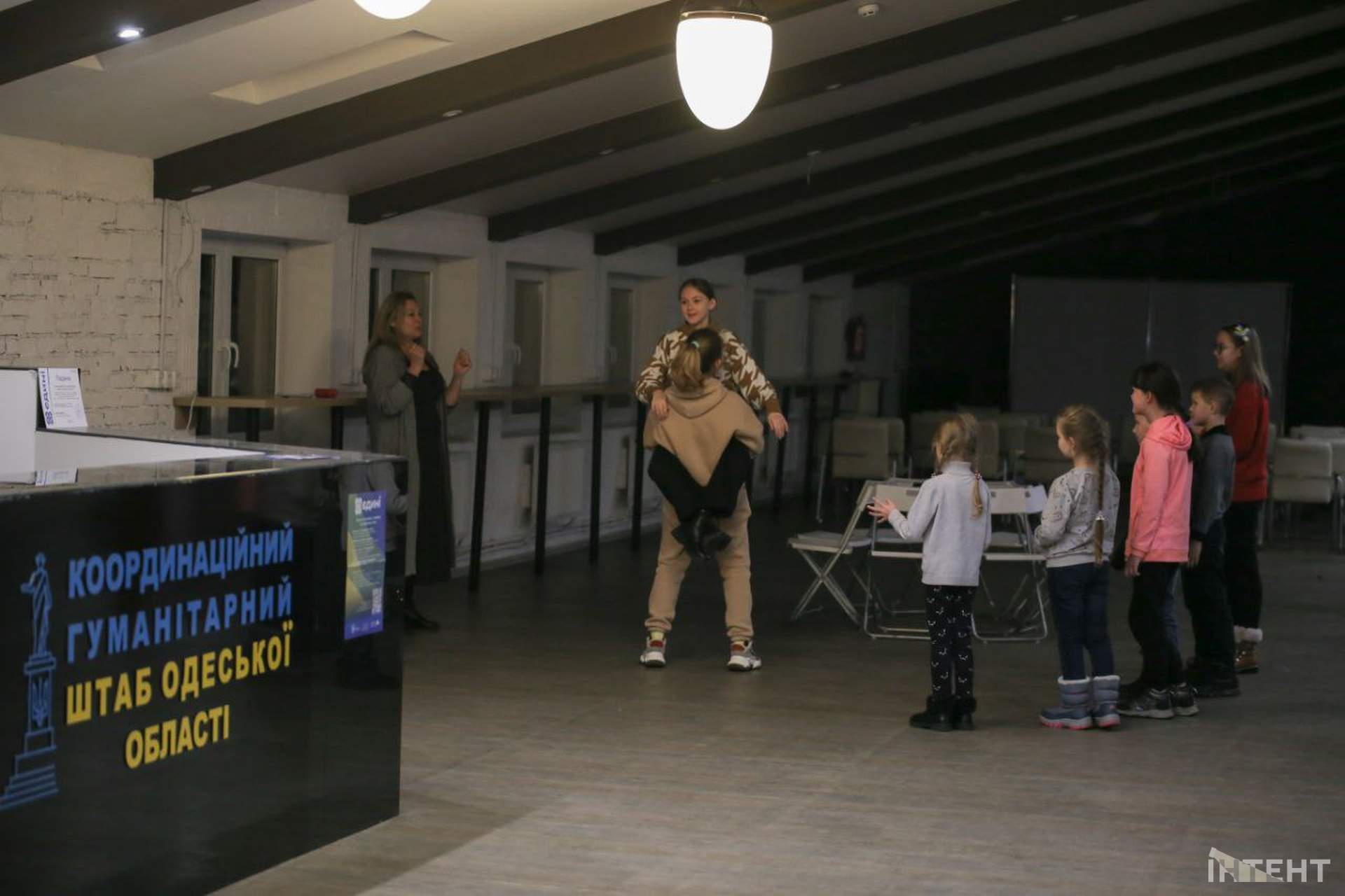 Діти з Нової Каховки та Херсону майстрували новорічні прикраси в Одесі