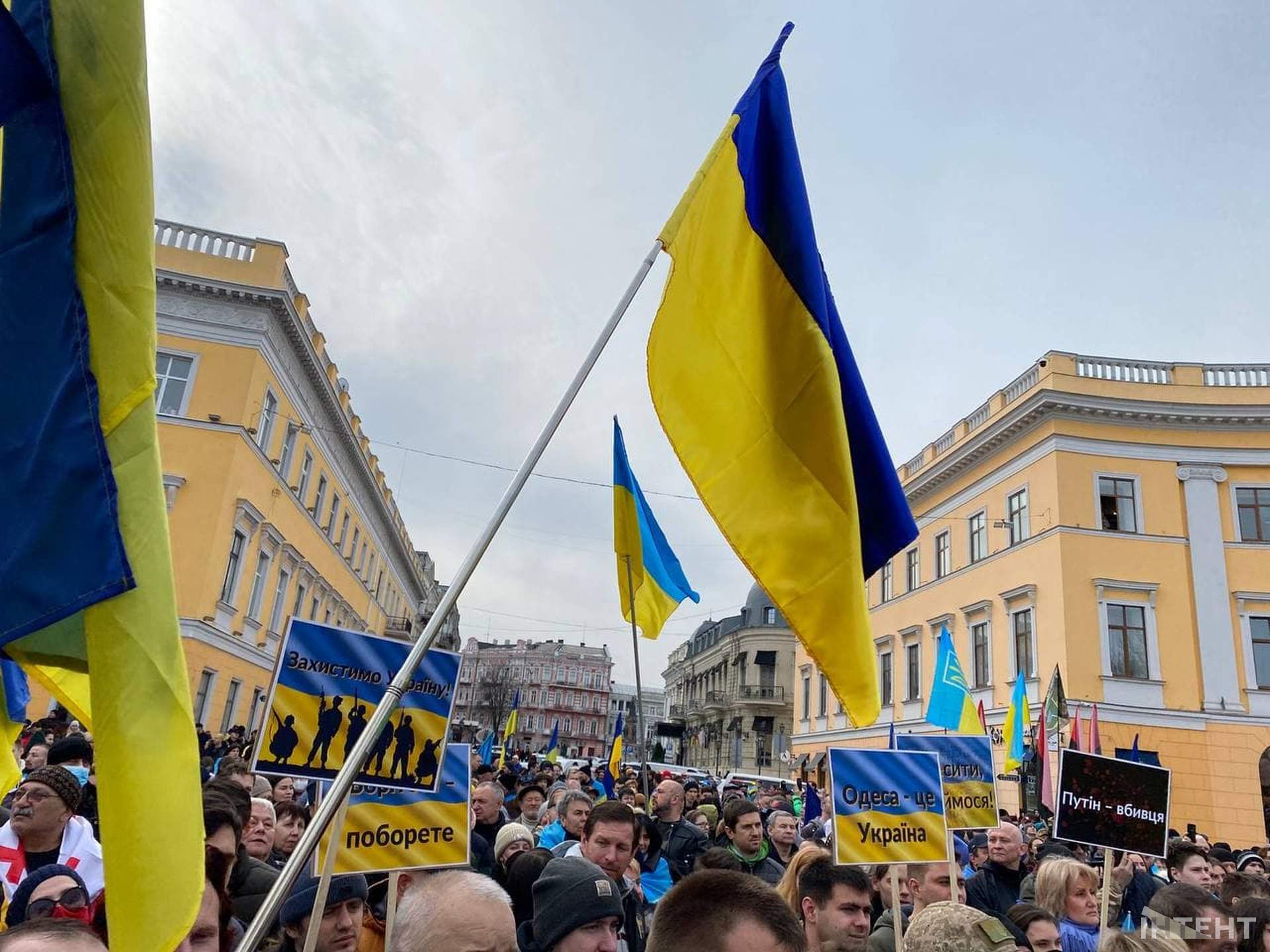 Світлини ІзбірКому з Маршу Єдності та мітингу в центрі Одеси
