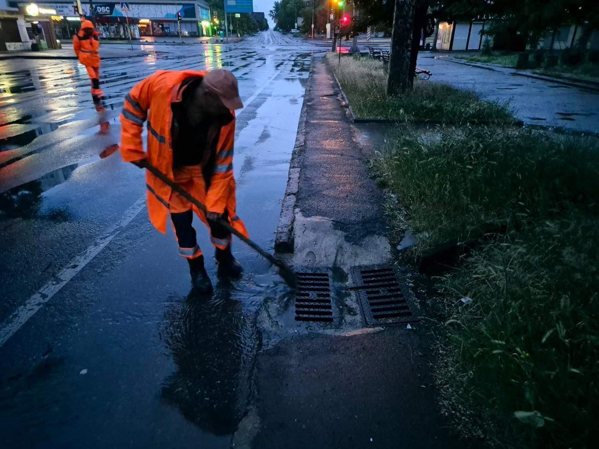 Вночі в Одесі вирувала негода: які наслідки