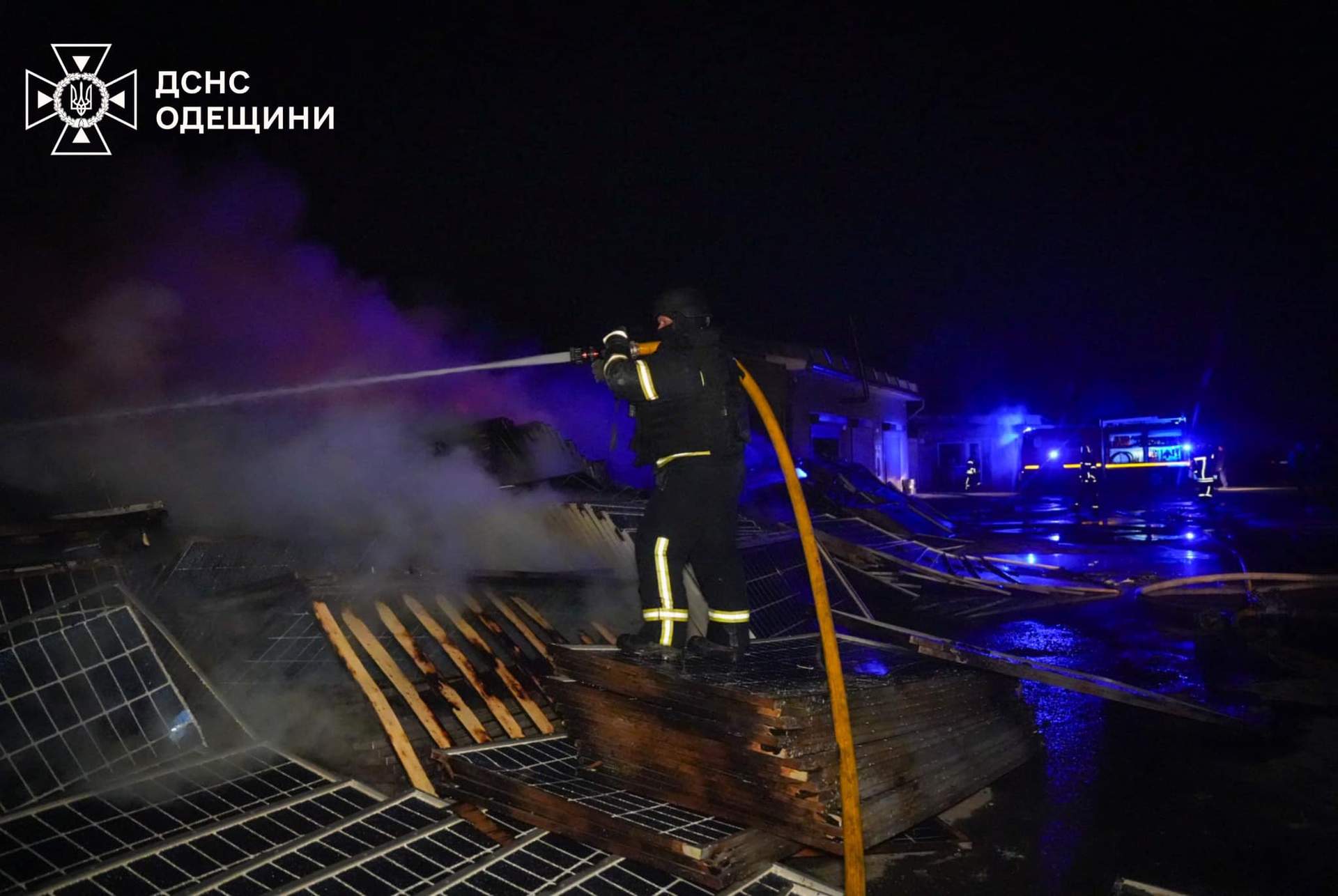 Дрони росіян спалили автомобілі та підприємства в Одесі
