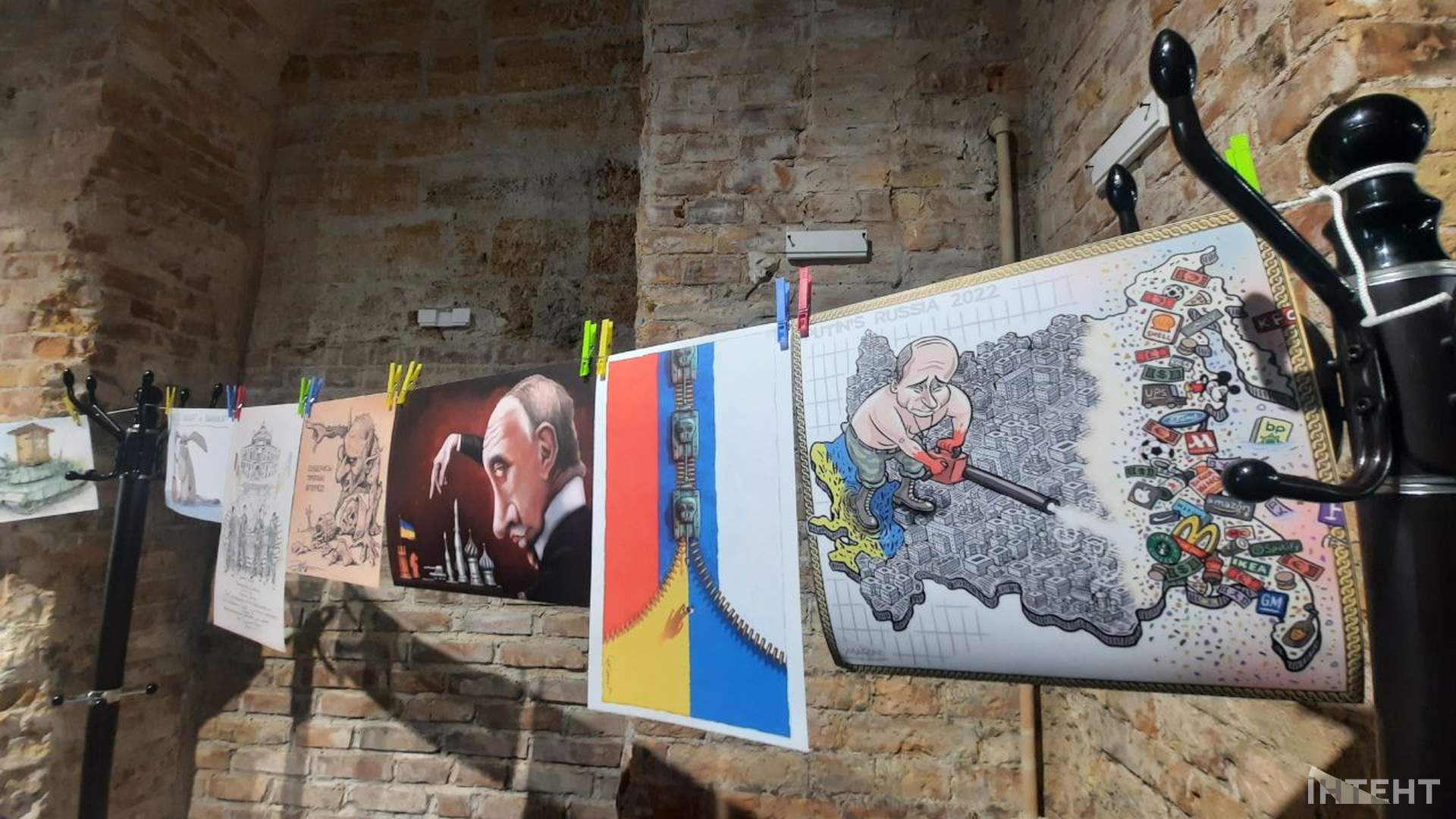 День гумору в Одесі: концерт, флешмоб "Чемодан-вокзал-росія" та арт-виставка