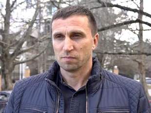 У будинку кримського активіста та журналіста провели обшуки