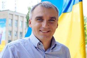 Мэр Николаева добился восстановления в должности через суд
