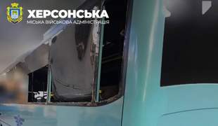Оккупанты обстреливали общественный транспорт в Херсоне