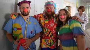 "Помогать детям, детство которых украли", - история волонтеров, которые внедряют больничную клоунаду