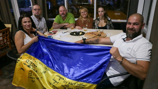 Благодійна інтелектуально-розважальна гра "Увімкніть логіку"