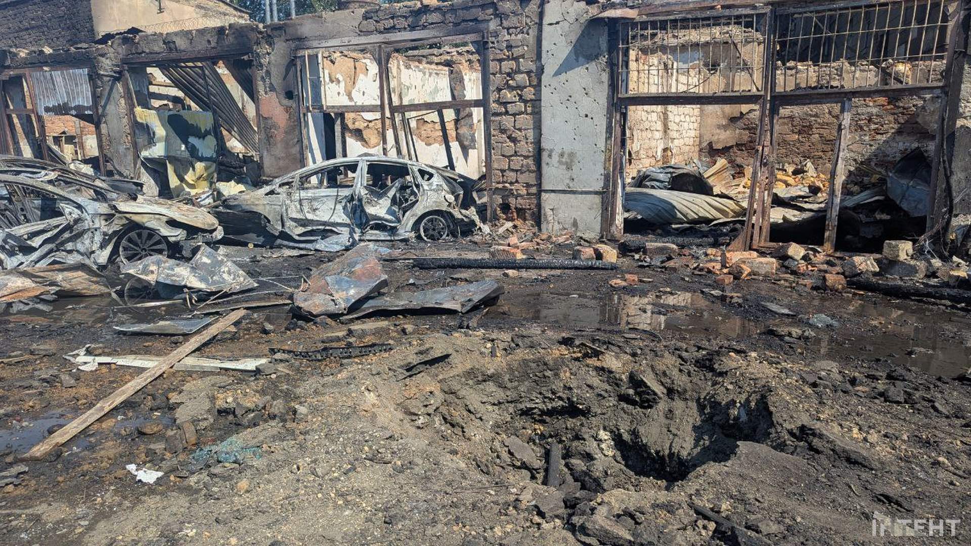 Пожежі та смерть: росіяни вночі атакували Одесу дронами