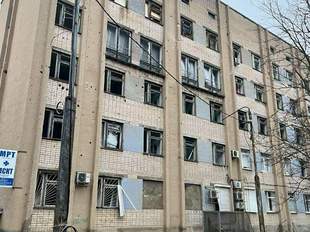 Влучило у лікарню: армія рф знову обстріляла Херсон