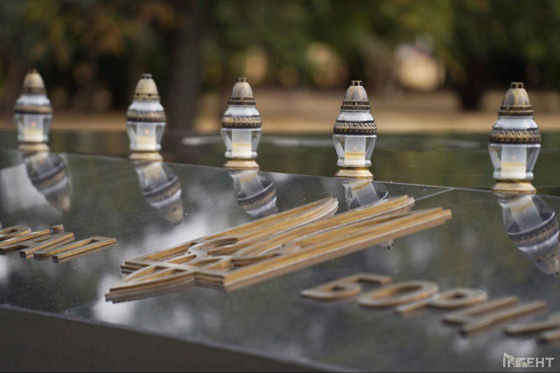 Голова МЗС Австрії вшанувала загиблих воїнів в Одесі