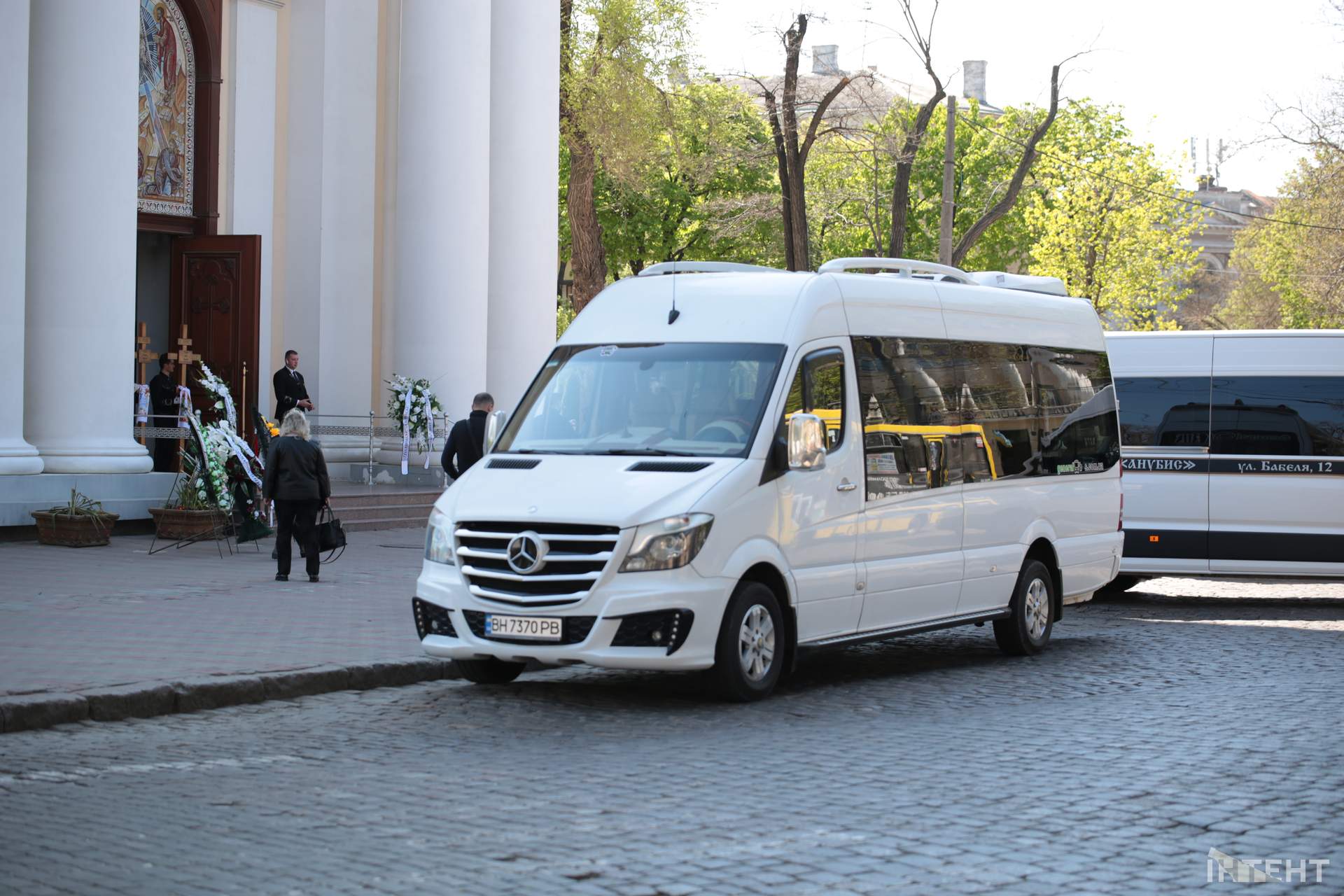В Одесі попрощалися із вбитими російською ракетою немовлям, його мамою та бабусею