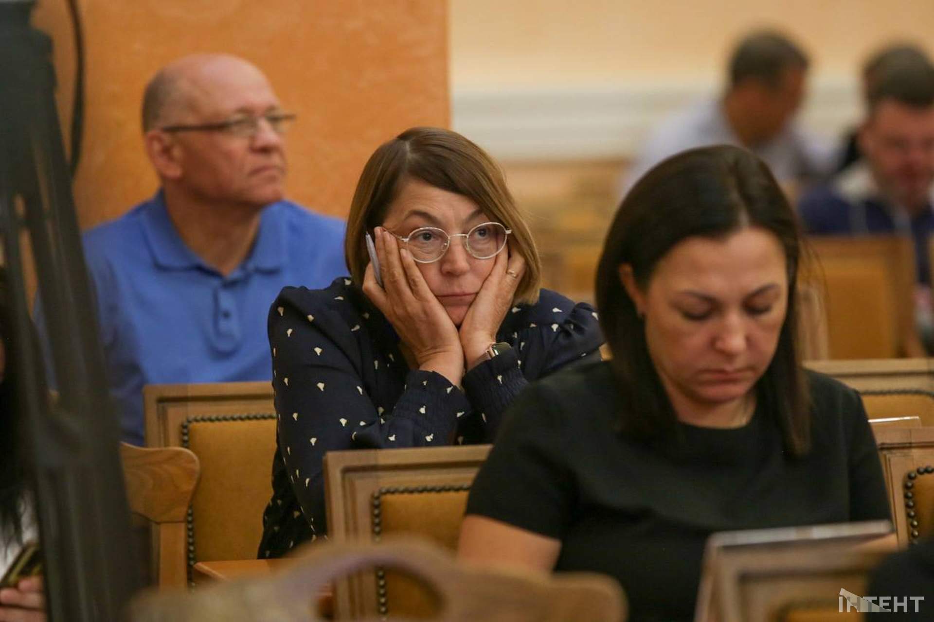 Бурхлива сесія та мітинг у світлинах Інтента