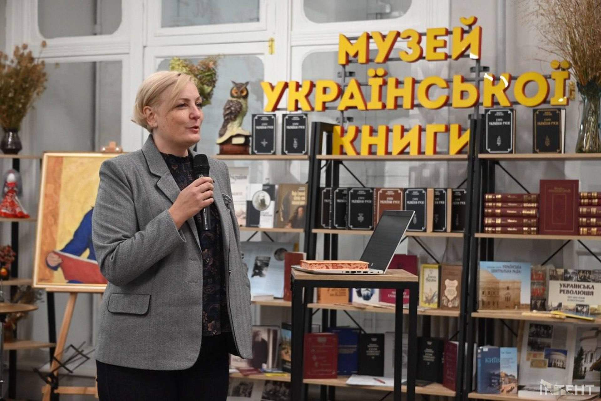 В Одесі відтворили кабінет Михайла Грушевського до 160-річчя історика