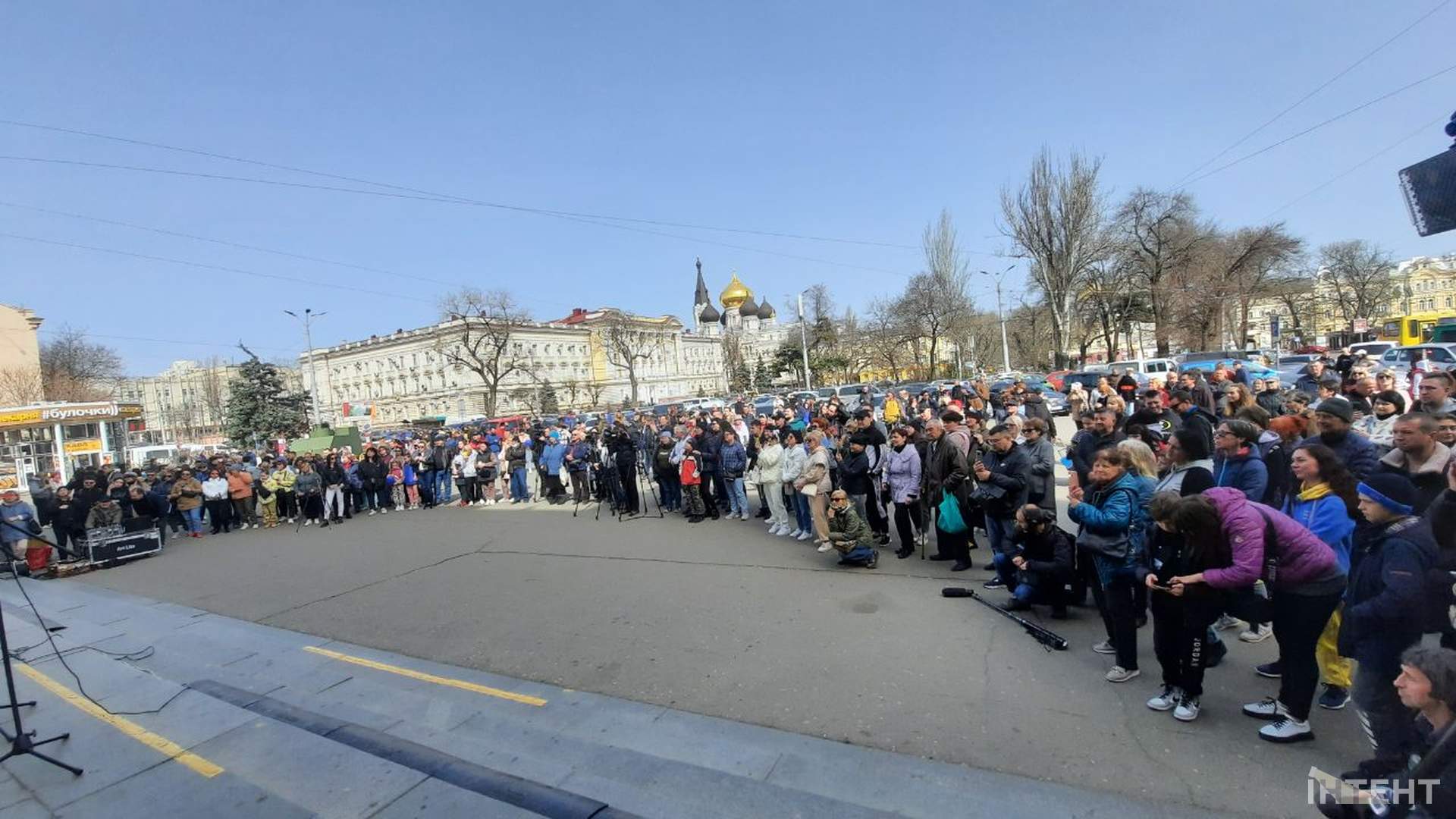 День гумору в Одесі: концерт, флешмоб "Чемодан-вокзал-росія" та арт-виставка