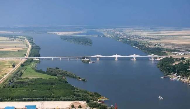 Investment proposal. Photo: Facenews
