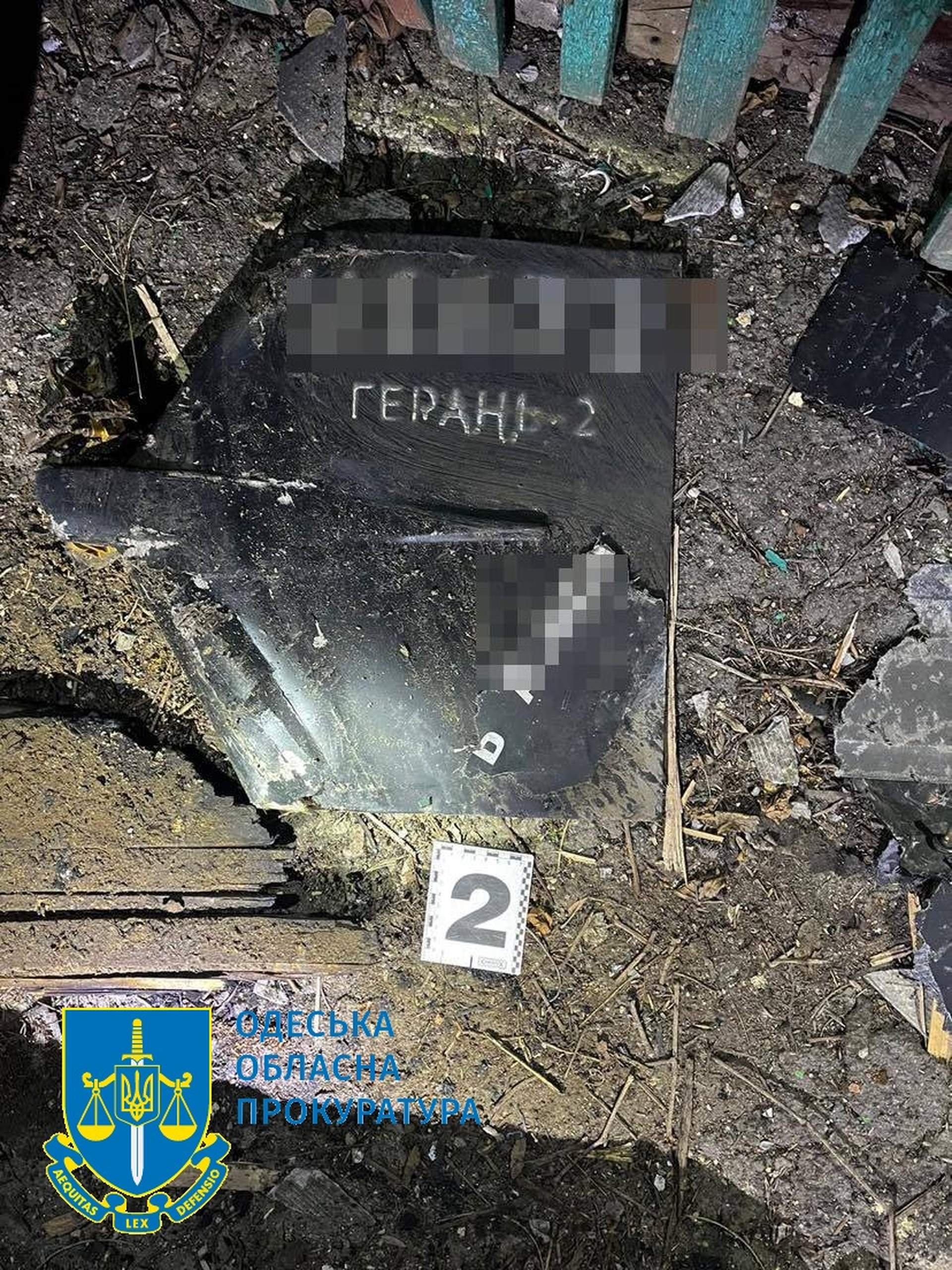 Одесит загинув від уламків дрона: місце трагедії у світлинах Інтента