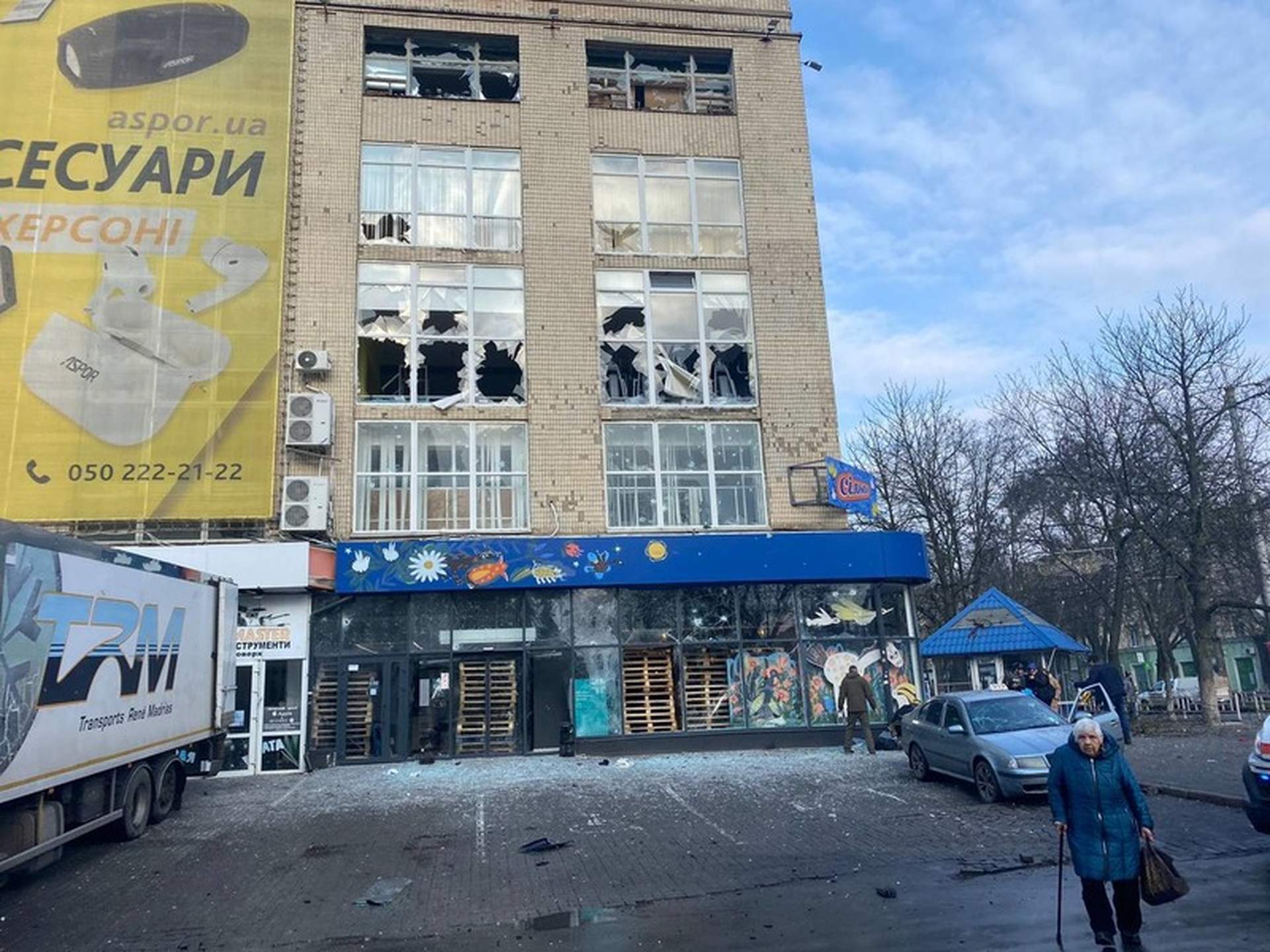 Армія рф обстріляла центр Херсона: є загиблі