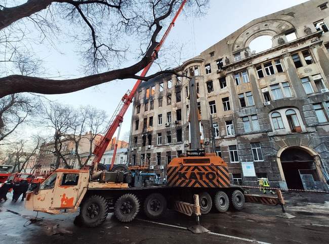 В суді допитали батька хлопця, загиблого у будівлі на Троїцькій