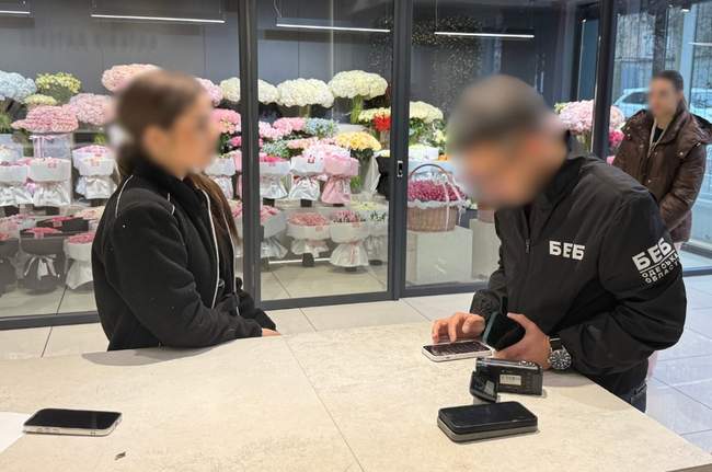 В Одесі продавця квітів змусили повернути державі 11 мільйонів