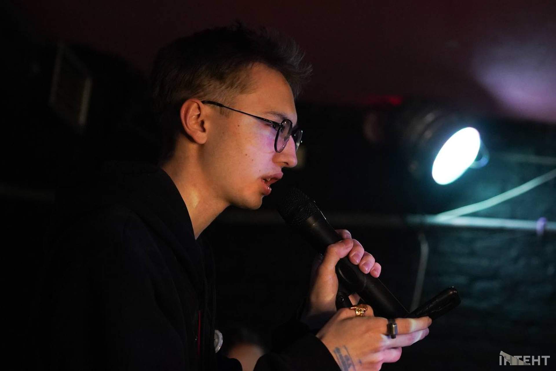 В Одесі поети та поетки змагалися за право участі у світовому чемпіонаті