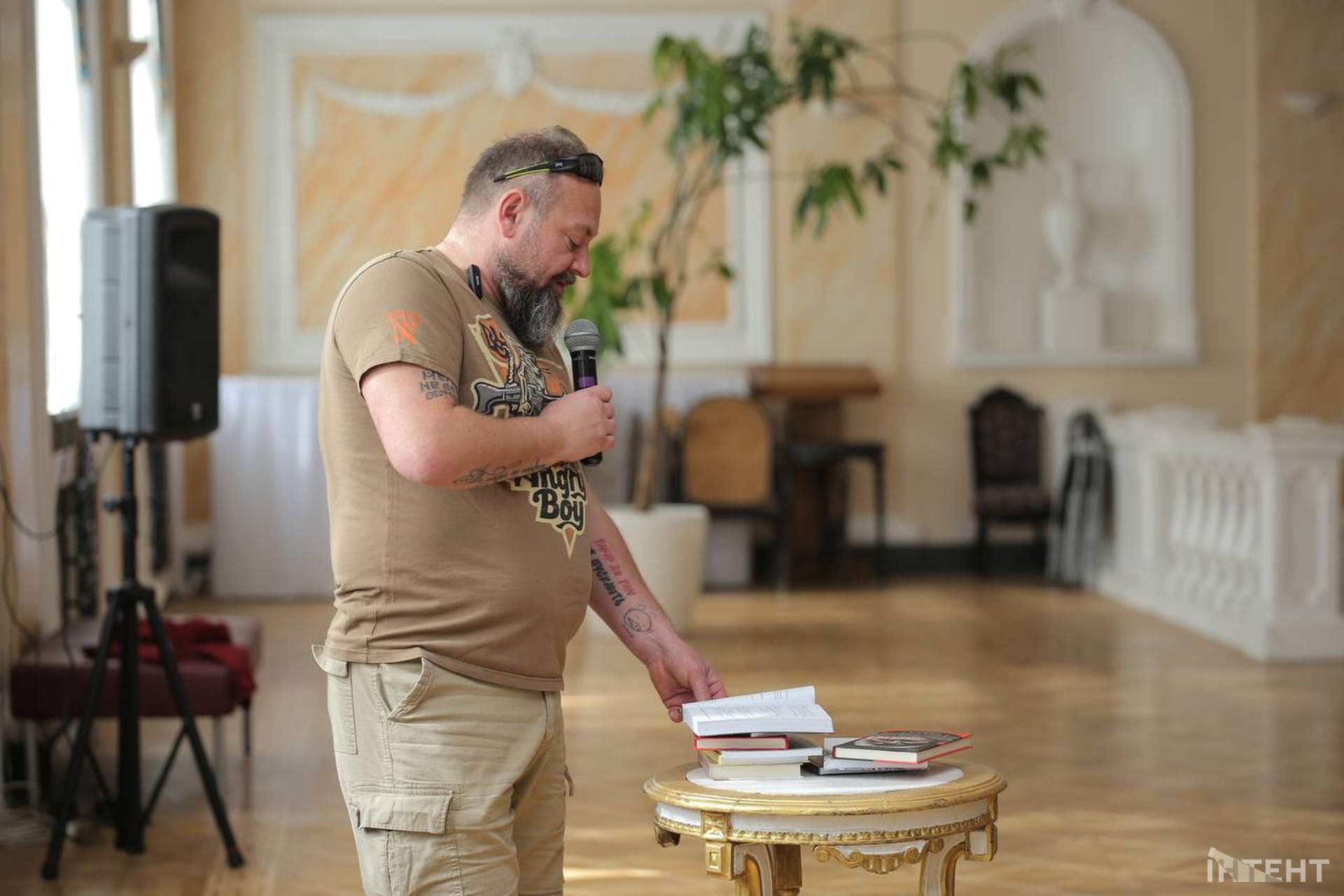 Волонтер та видавець Горовий презентував одеситам дев'ять книжок