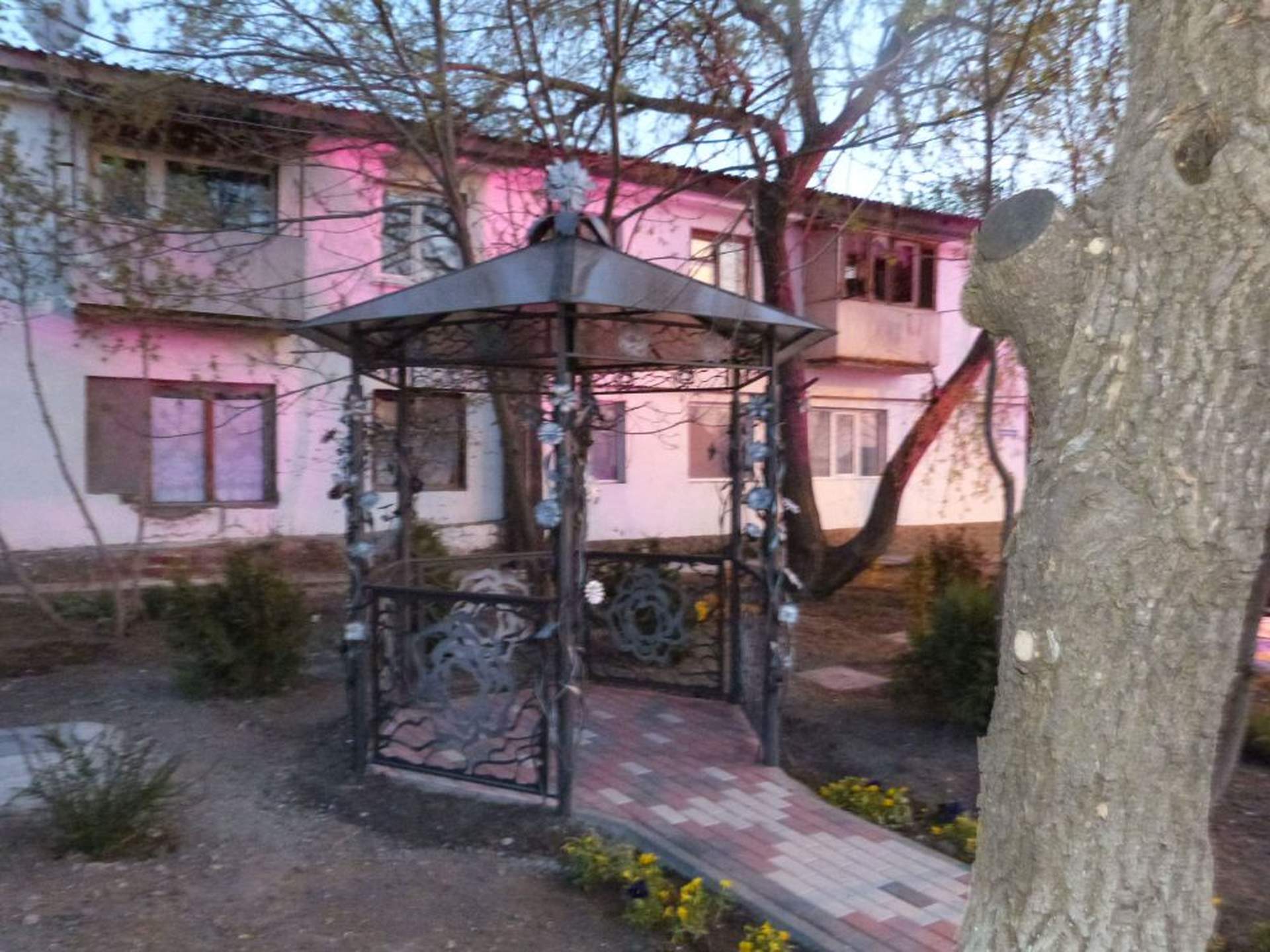 У Доброславі відкрили новий арт-об'єкт - "Дівчина - весна"