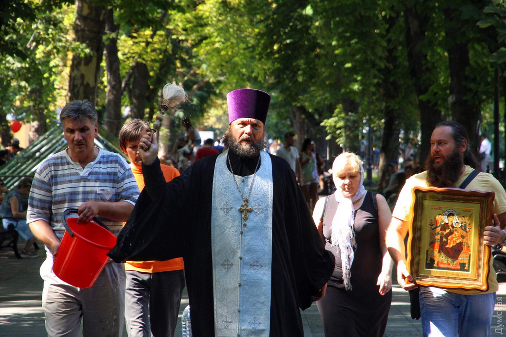Марш ЛГБТ: противники и "освящение" маршрута