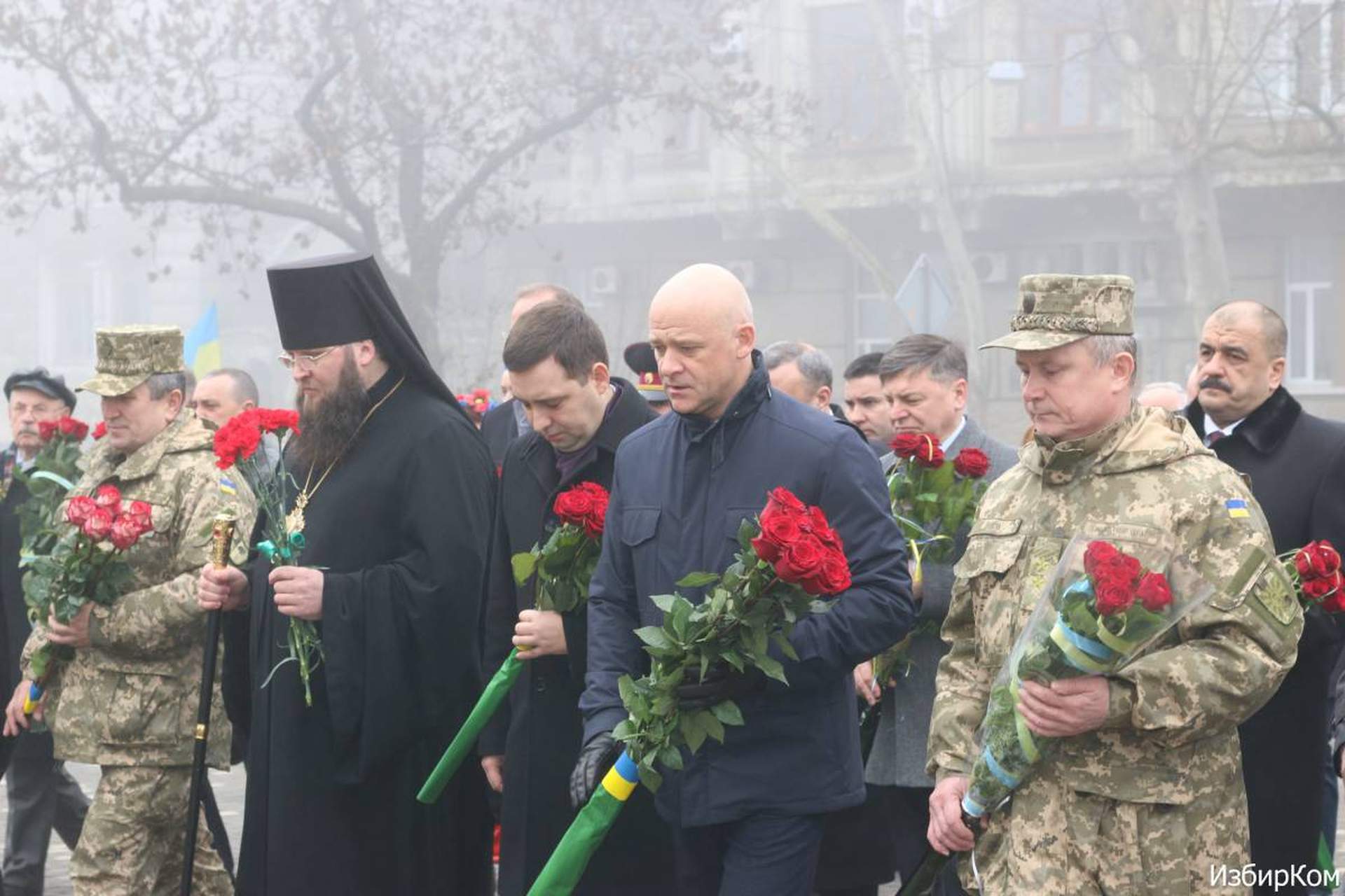 Одесситы принесли цветы к памятнику Шевченко и потребовали освободить Савченко