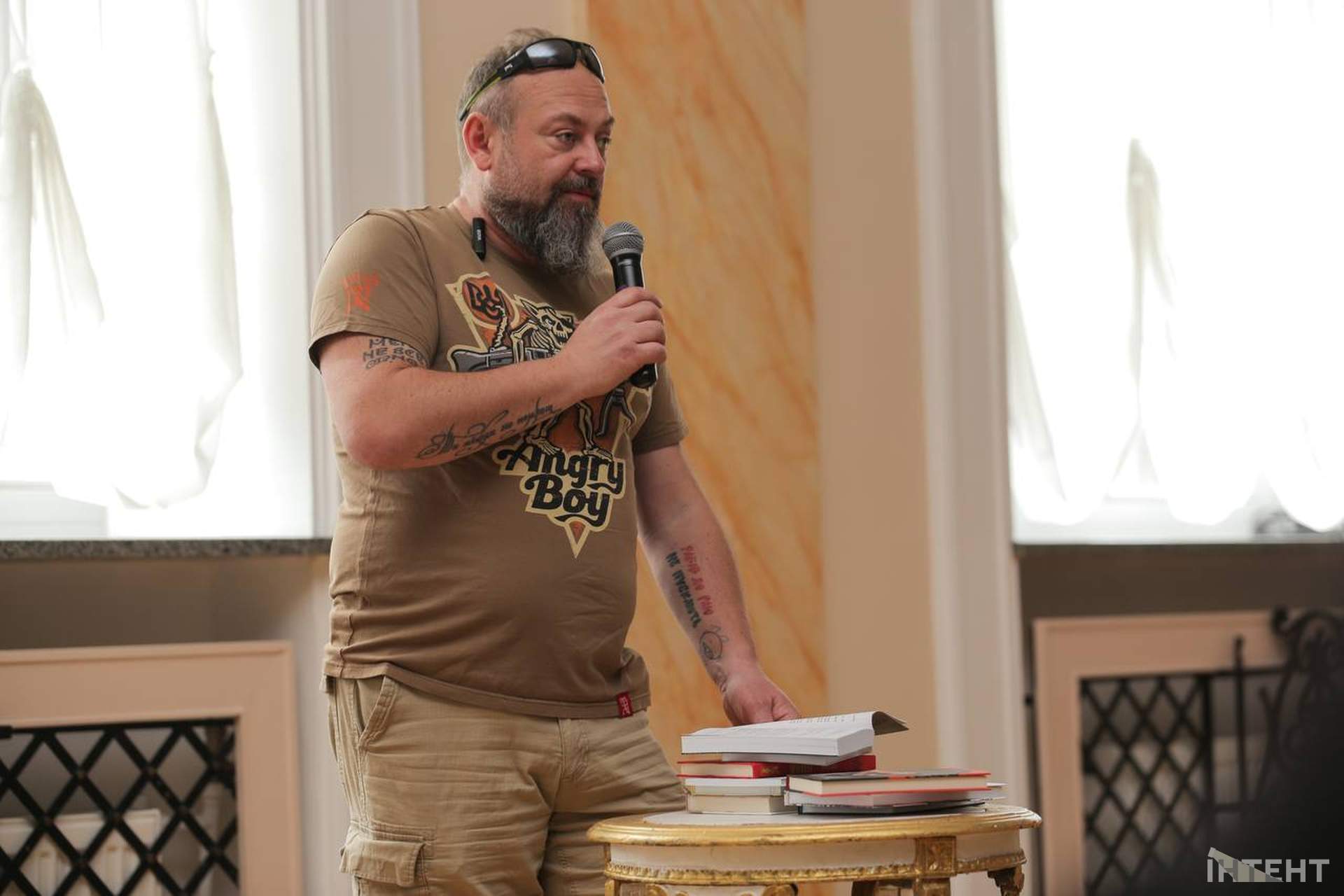 Волонтер та видавець Горовий презентував одеситам дев'ять книжок