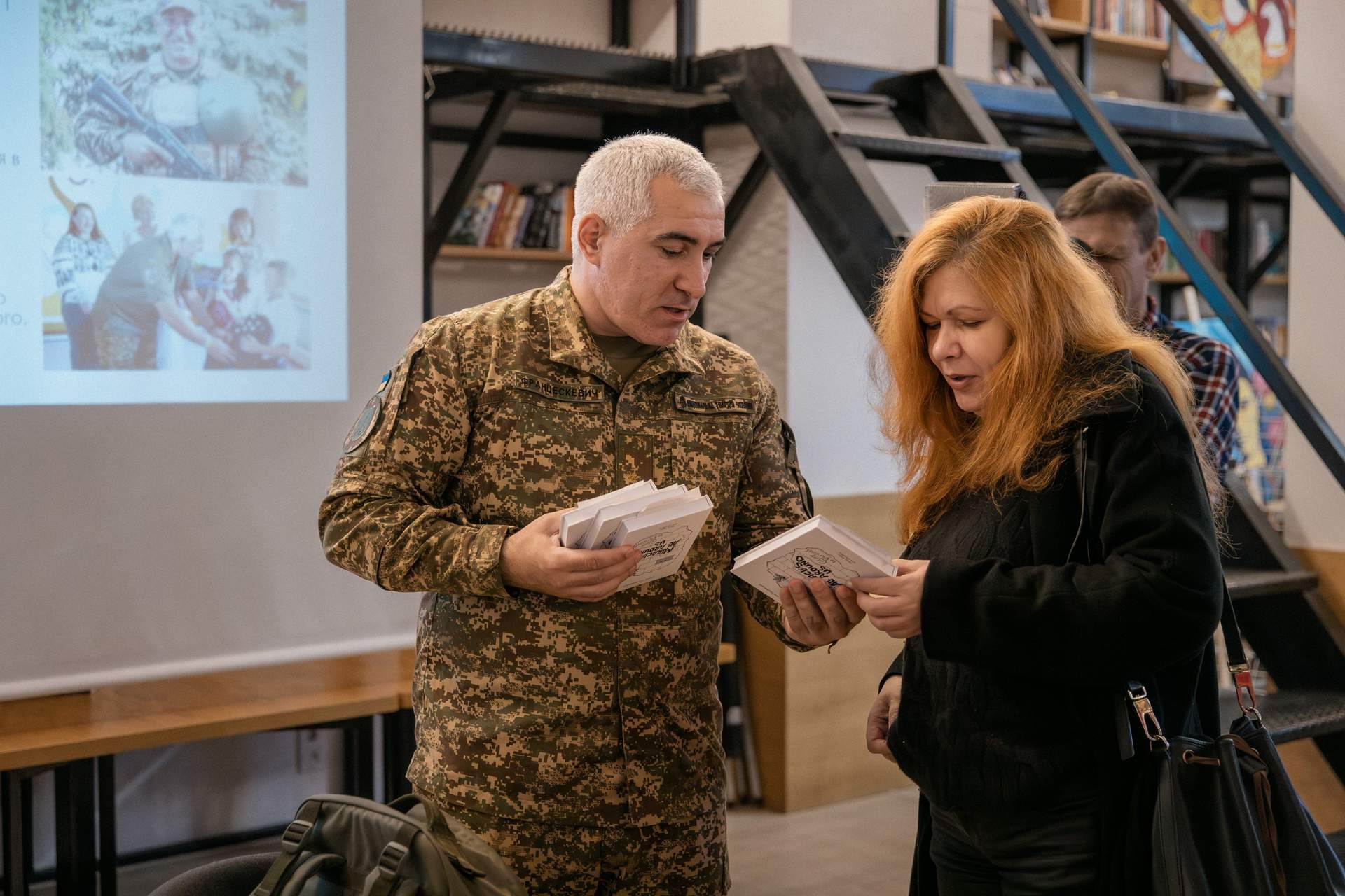 Одеський журналіст-військовослужбовець презентував свою книгу казок