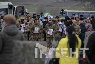 На Одещині  попрощалися із багатодітною родиною військових загиблою від російського дрона