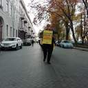 У чорному та з парасолями: в Одесі пройшла акція проти торгівлі людьми