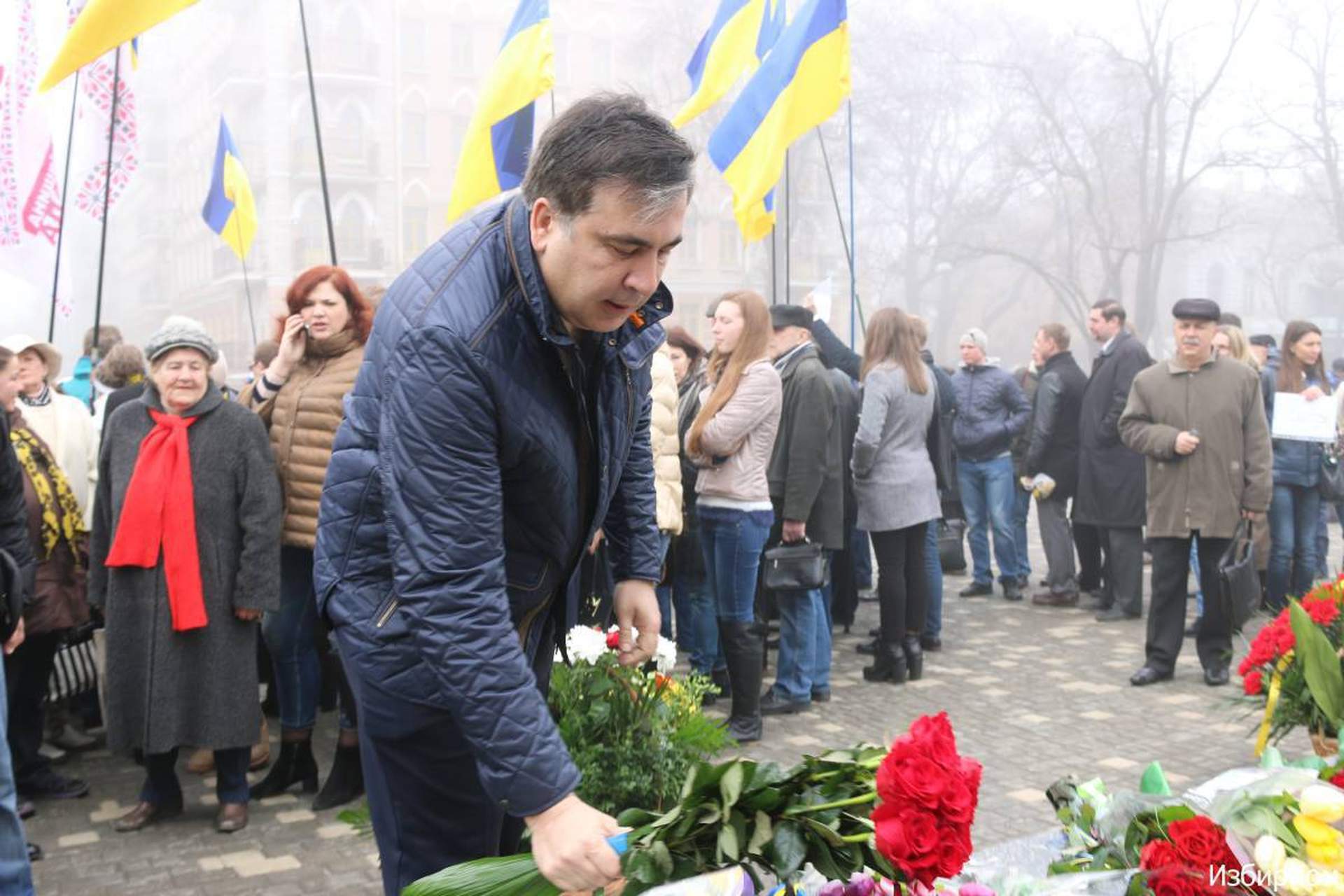 Одесситы принесли цветы к памятнику Шевченко и потребовали освободить Савченко