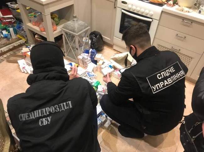 В Одеській області викрили ділків, що привозили до України російські заборонені ліки