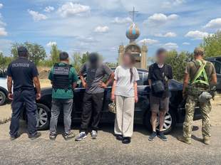 Residents of Odesa region tried to smuggle a man in a trunk abroad