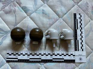 В Херсоні виявили схрон зброї та боєприпасів в помешканні ймовірного колаборанта