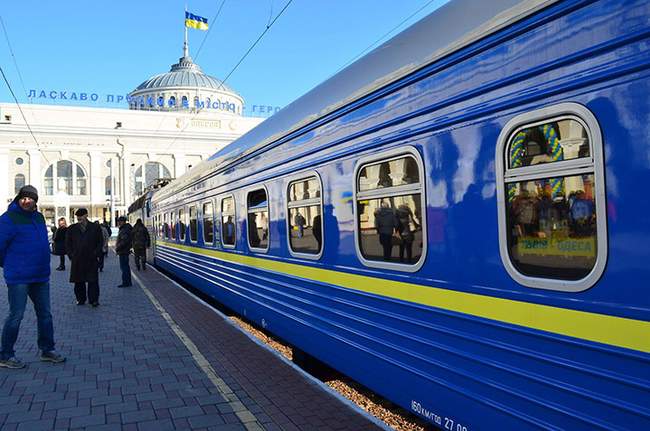 Укрзалізниця додала вагони до поїздів з Одеси та Києва в бік Польші