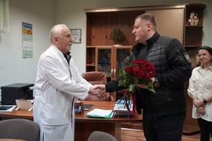 A former director of a hospital in Kherson was found to have a "hidden" wife and forgotten assets