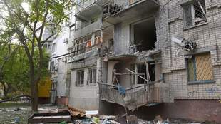 Massive attacks in Kherson region: one killed, houses and gas pipeline destroyed