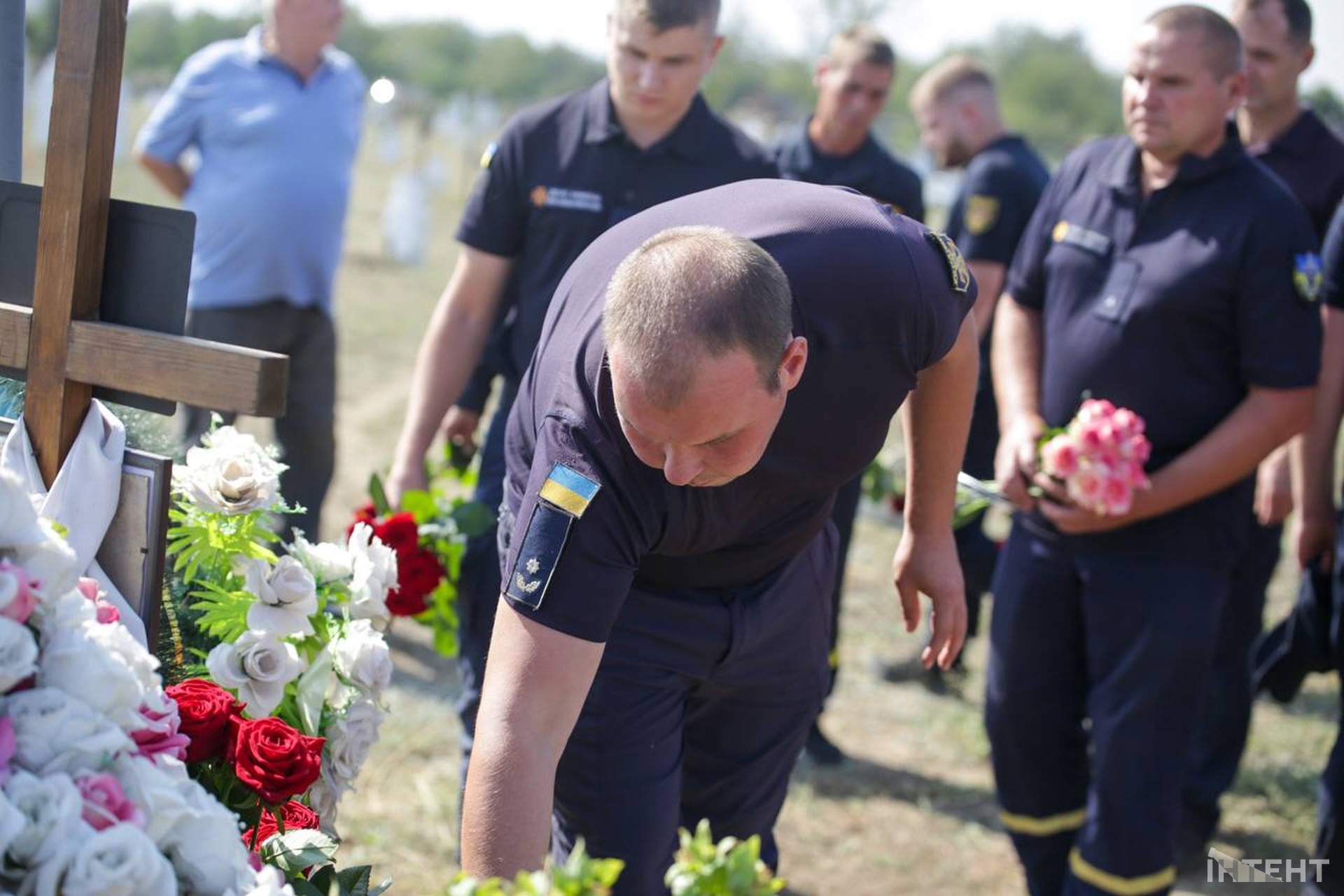 Рятувальники Одещини замінили таблички на вулиці, названій на честь загиблого колеги