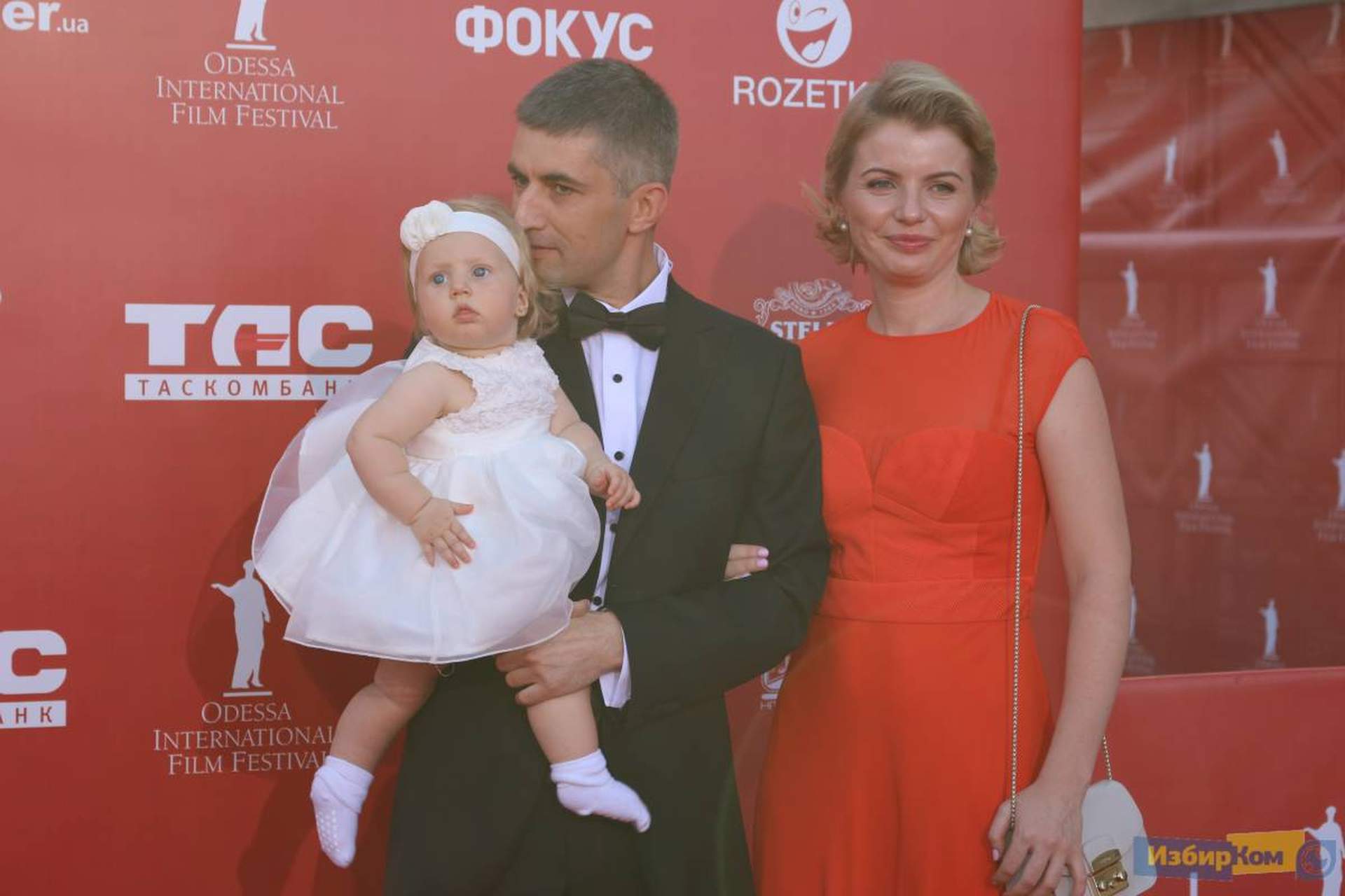 Красная дорожка Одесского кинофестиваля: откровенные наряды, пижама и тапочки