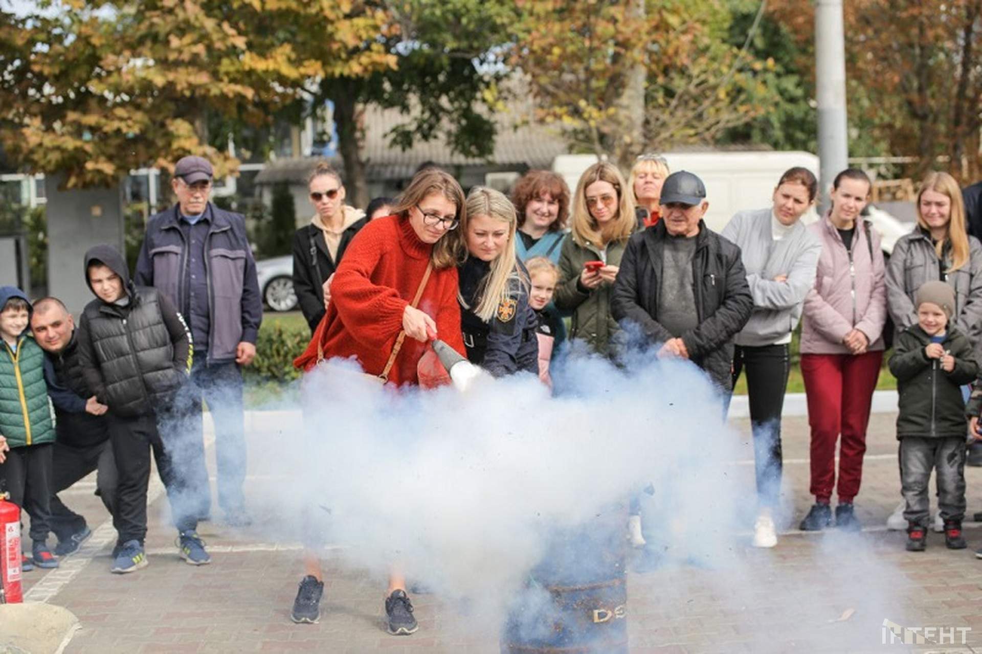 Одеситам розповіли про небезпечні предмети та вчили гасити пожежі
