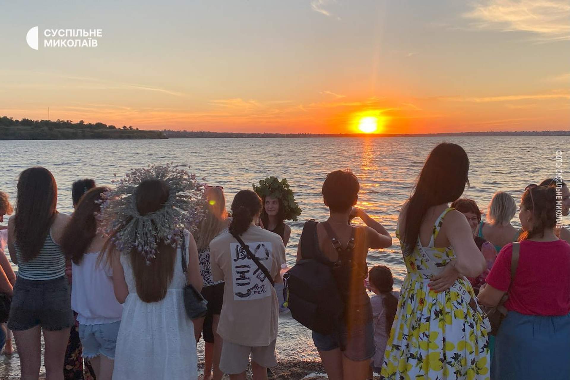 Попри війну: у Миколаєві провели фестиваль музики і квітів та  концерт до Дня ВМС України