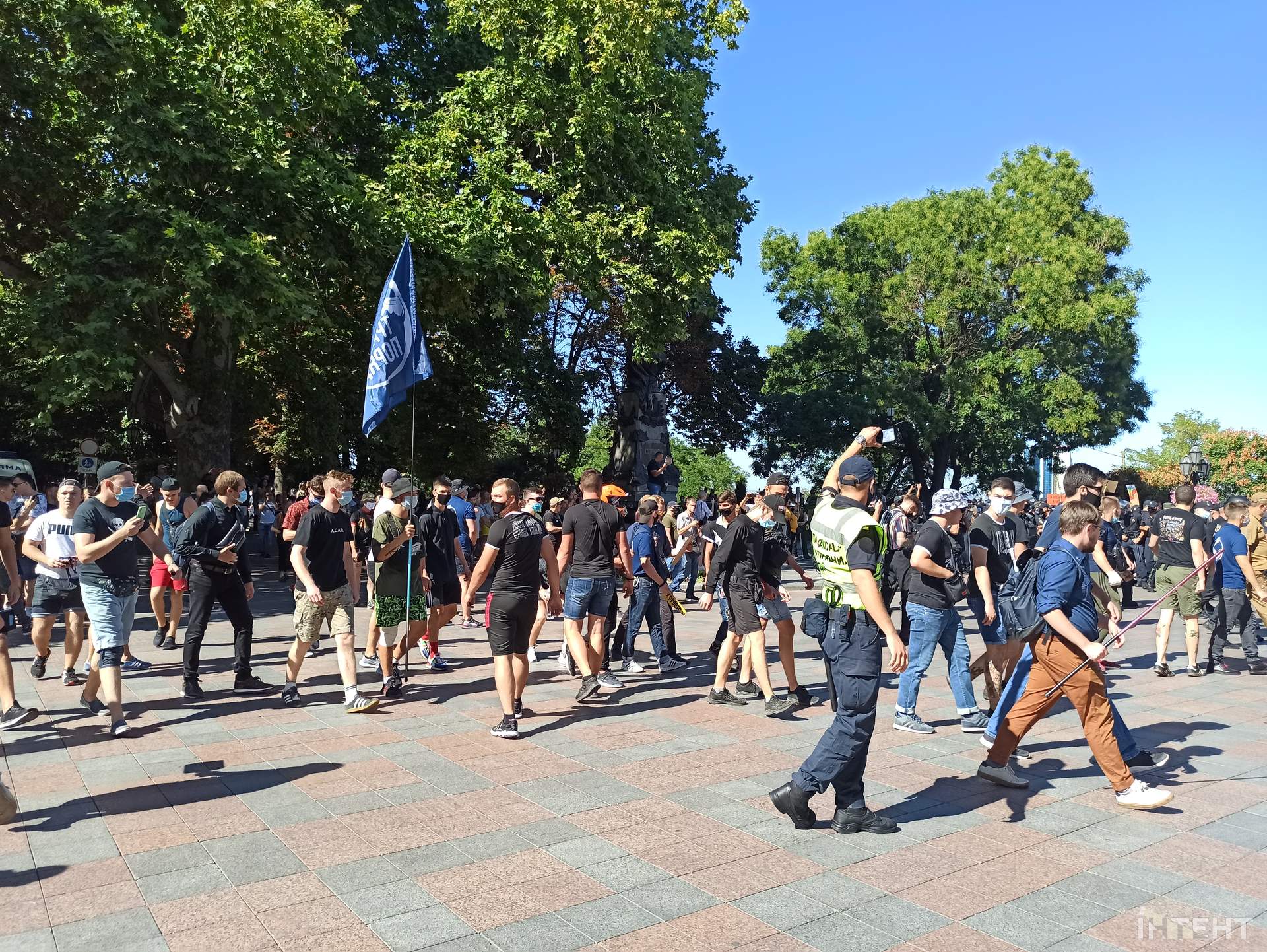 Акція в рамках "Одеса Прайду": протистояння біля мерії